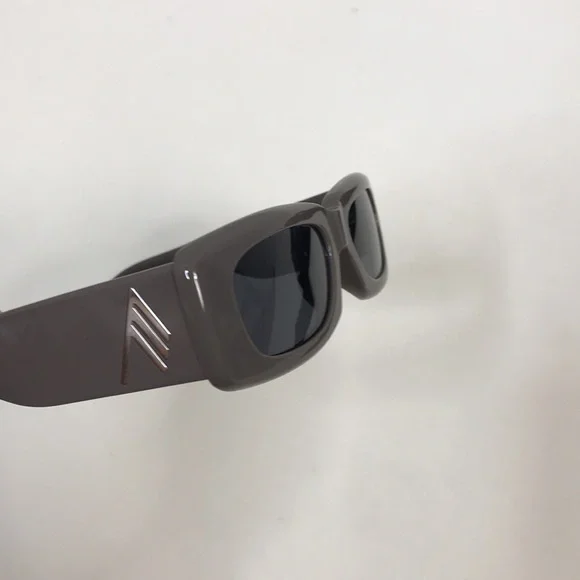 NWOT The Attico x Linda Farrow Mini Marfa sunglasses In Taupe The Attico x Linda Farrow / Mini Marfa / Tortoiseshell – I  main image 4